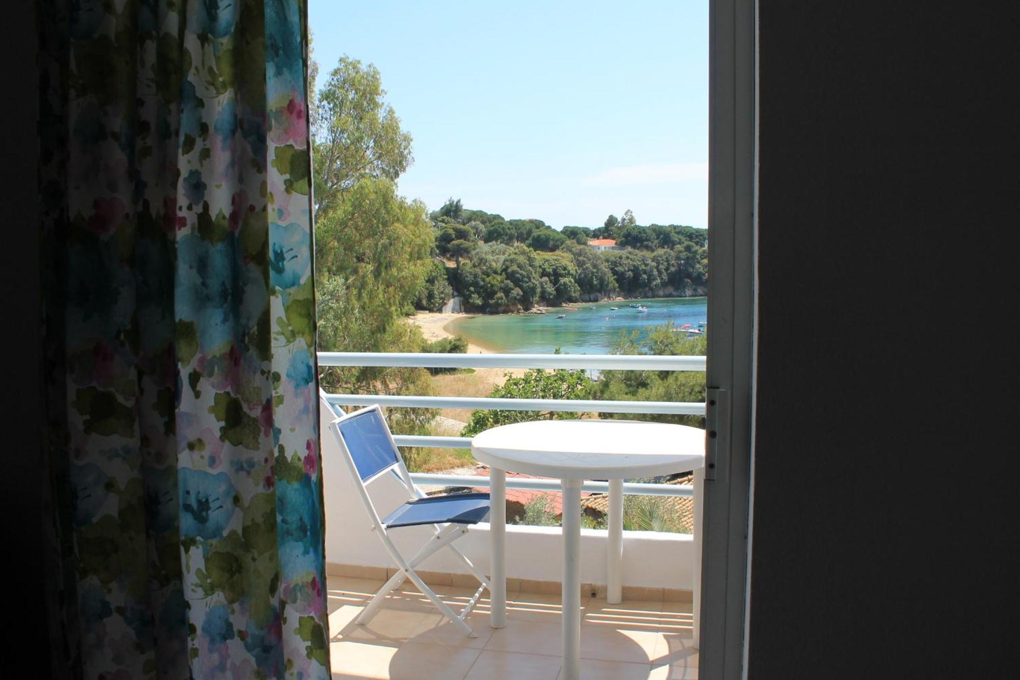 Seaside Apartment Kolios